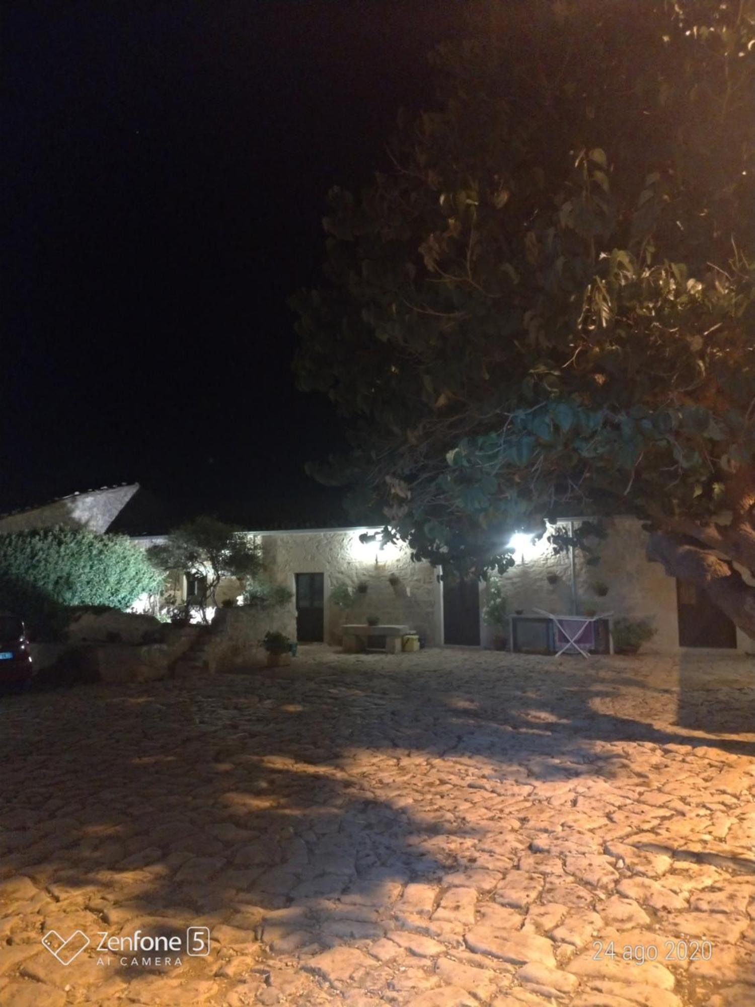 Vila I Dammusi Santa Croce Camerina Exteriér fotografie