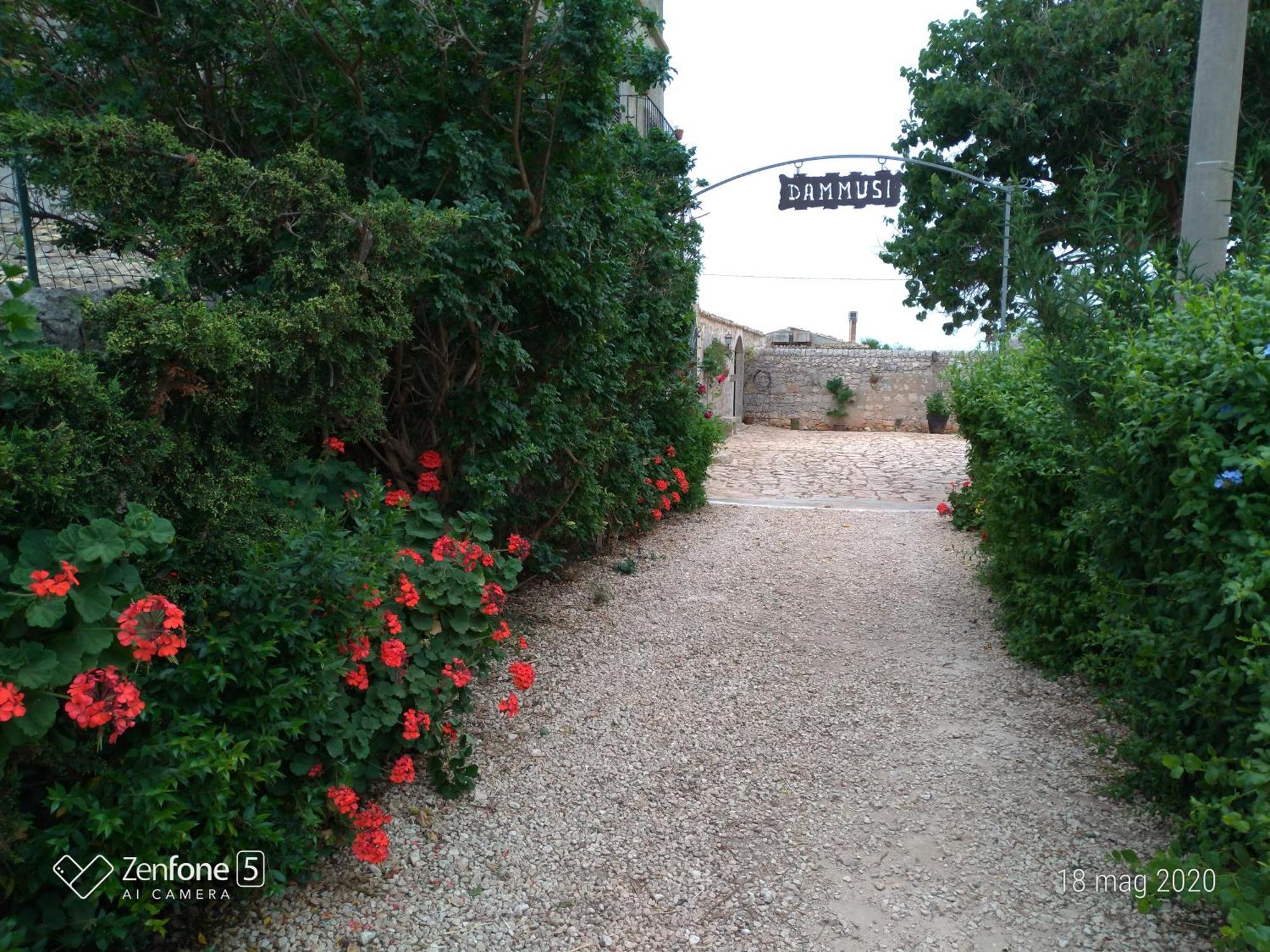 Vila I Dammusi Santa Croce Camerina Exteriér fotografie